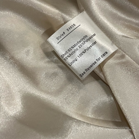 Kristin Blake faux fur coat - Picture 6 of 8